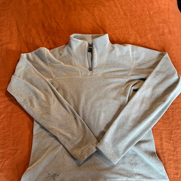 Arc'teryx Light Blue Quarter Zip - Picture 1 of 2